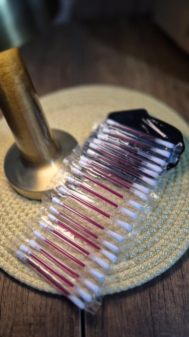 Kırmızı Renkli Pamuklu Uçlu Dudak Parlatıcısı - Görsel 2