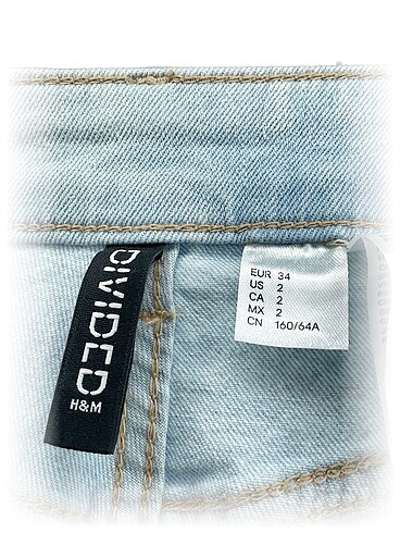 34 Beden H&M Mini Şort %70 İndirimli.
