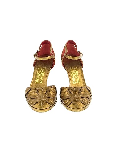 37 Beden Salvatore Ferragamo Abiye Ayakkabı %70 İndirimli.