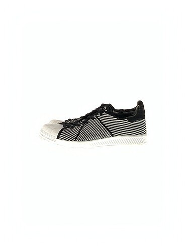Adidas Spor Ayakkabı %70 İndirimli.