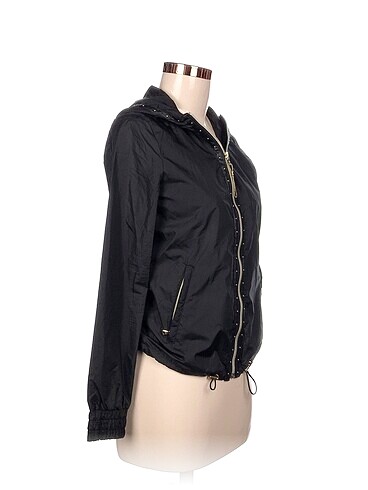 Guess Guess Spor Dış Giyim %70 İndirimli.