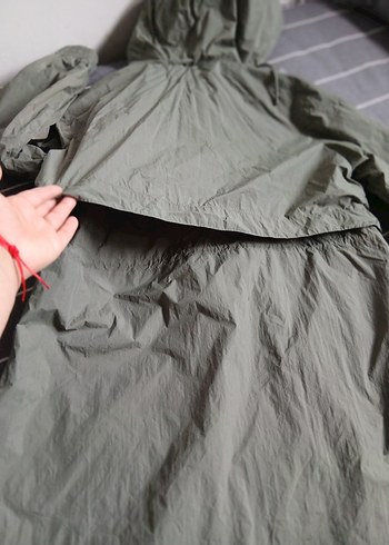 Haki kapşonlu bayan yagmurluk - Görsel 2