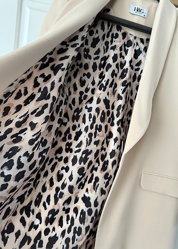 m Beden ten rengi Renk Leopar Desenli Bej Uzun Kadın Blazer