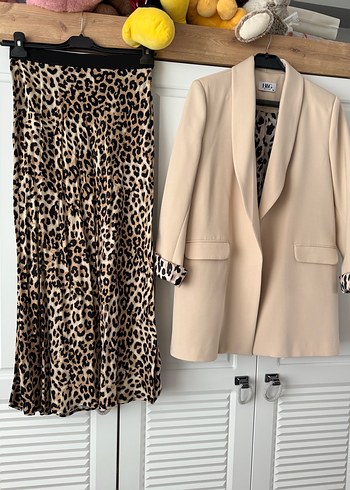 Leopar Desenli Bej Uzun Kadın Blazer