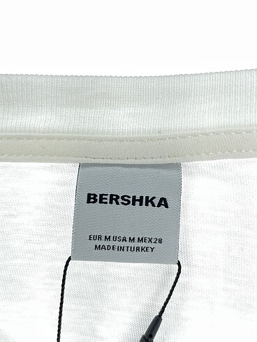 m Beden beyaz Renk Bershka T-shirt %70 İndirimli.