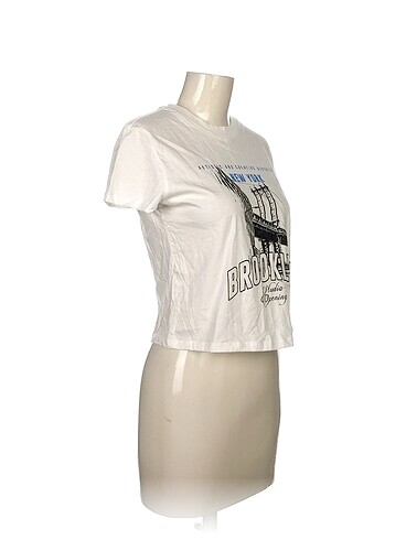 Bershka Bershka T-shirt %70 İndirimli.
