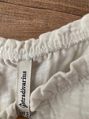 Stradivarius marka M beden crop düşük omuzlu - Görsel 2