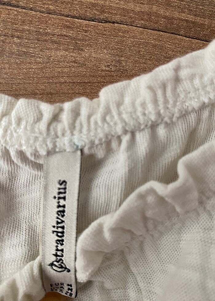 Stradivarius marka M beden crop düşük omuzlu - Görsel 2