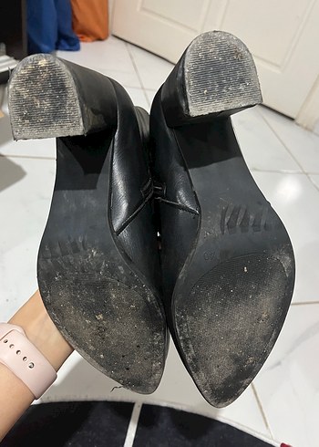 Siyah Deri Topuklu Kadın Bot - Görsel 3