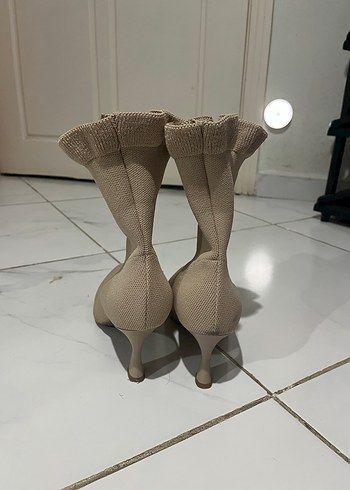 Bej Fırfırlı Stiletto Topuklu Kadın Bot - Görsel 2