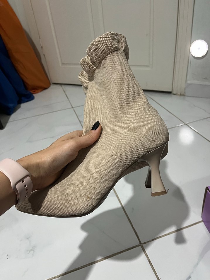 Bej Fırfırlı Stiletto Topuklu Kadın Bot - Görsel 4