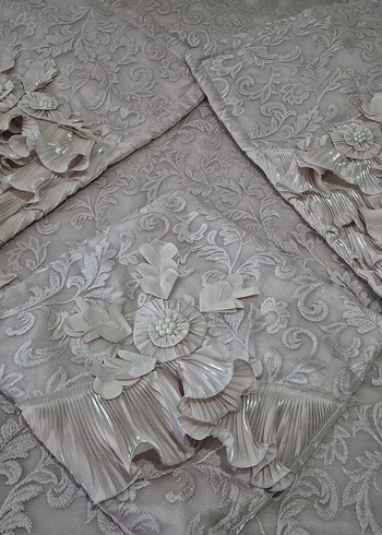 Nakışlı Gri Beyaz Yatak Örtüsü - Görsel 2