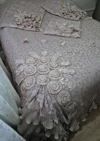 Nakışlı Gri Beyaz Yatak Örtüsü - Görsel 3