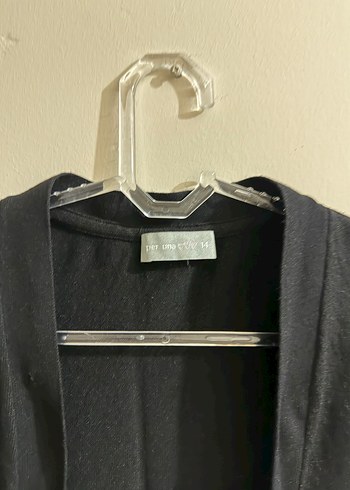 Kız Çocuk Siyah Fırfırlı Kısa Kollu Bolero - Görsel 2