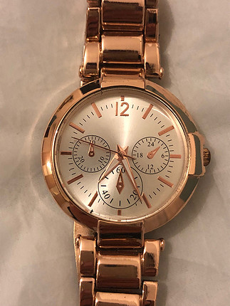 Rose gold rengi saat