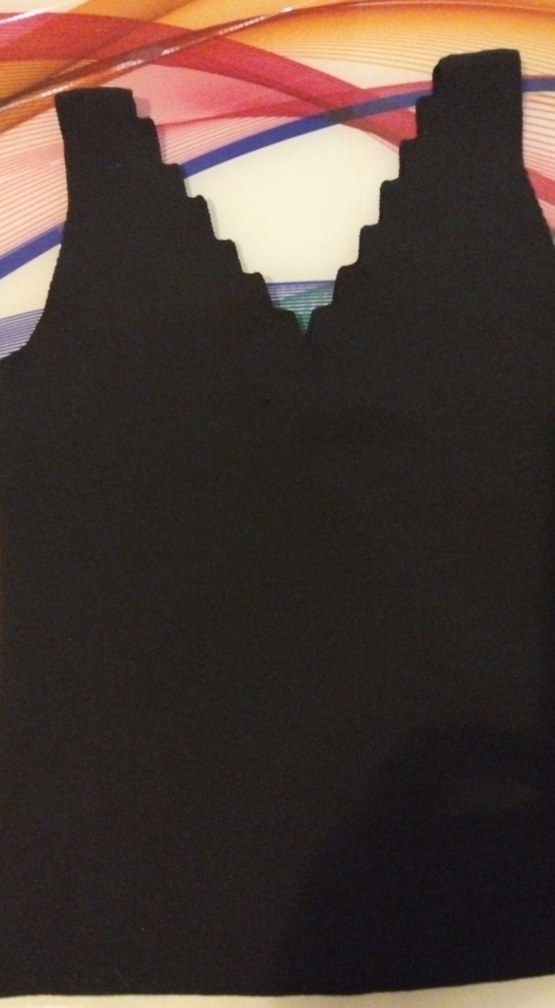 V Yaka Siyah Kadın likralı krop - Görsel 2