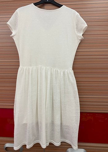 Beyaz yakası işlemeli elbise - Görsel 3