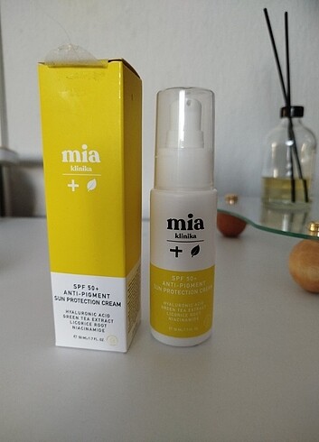 Mia 50 spf kirisklik karşıtı güneş kremi