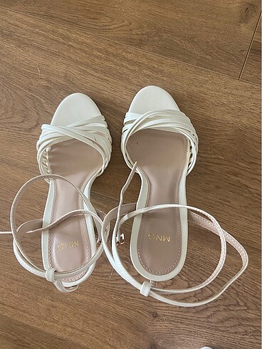 36 Beden ten rengi Renk mango yazlık stiletto