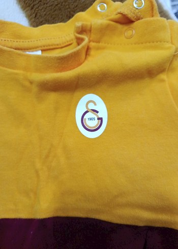 Gs Renkli Kısa Kollu Bebek Tulum - Görsel 3