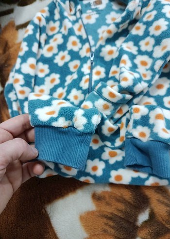 Renkli Çiçek Desenli Bebek Tulumu - Görsel 3