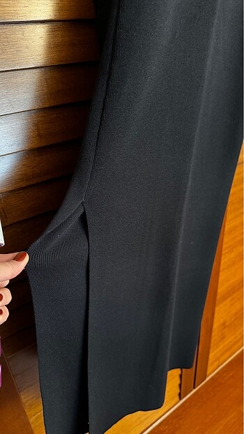 xs Beden Massimo Dutti triko yırtmaçlı elbise