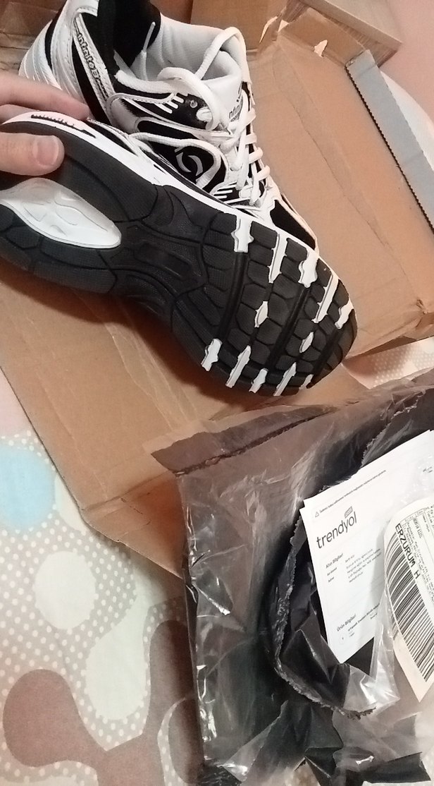 Beyaz Siyah Bağcıklı Ortopedik Sneakers Günlük Spor Ayakkabı - Görsel 2