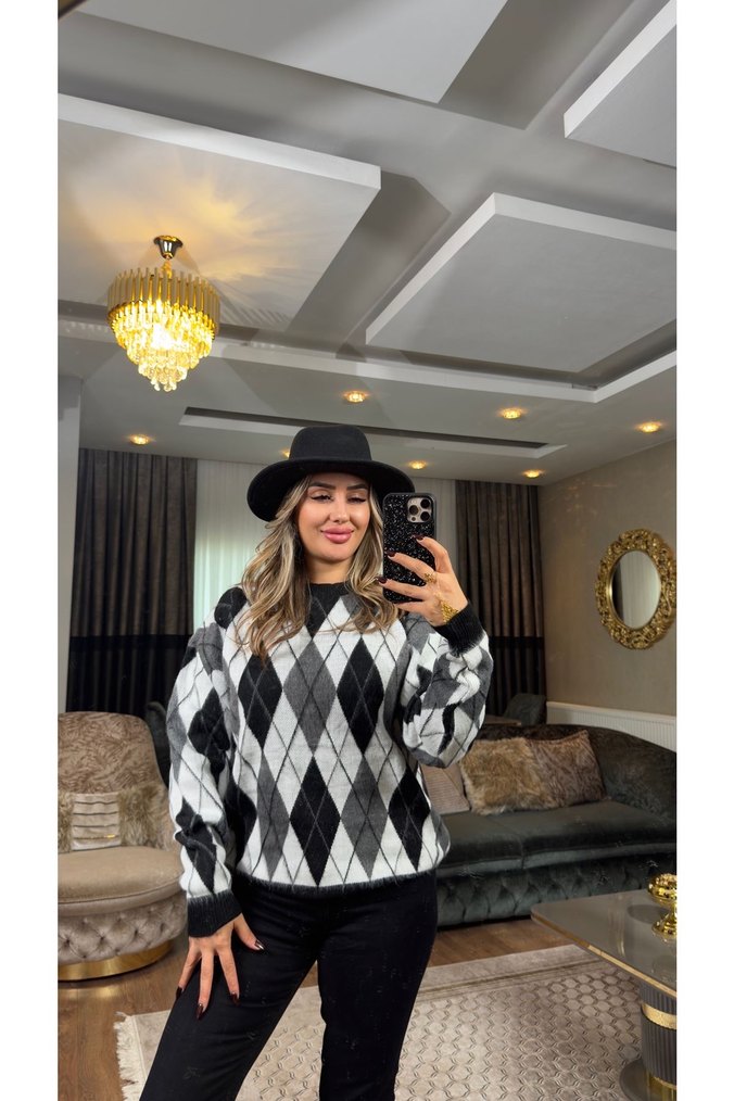 Gri Siyah Geometrik Desenli baklava  Kadın Kazak - Görsel 2