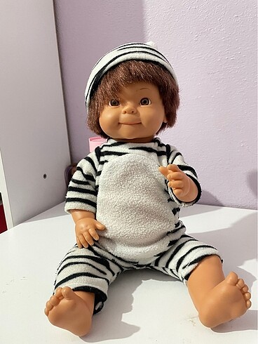 Oyuncak bebek