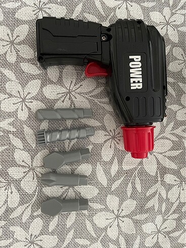 Çantalı teknik tamir seti ve pilli matkap