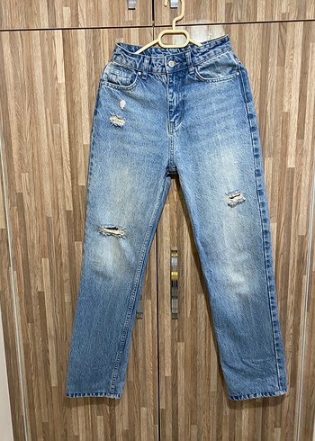 Yırtıklı kot Pantolon - Görsel 2