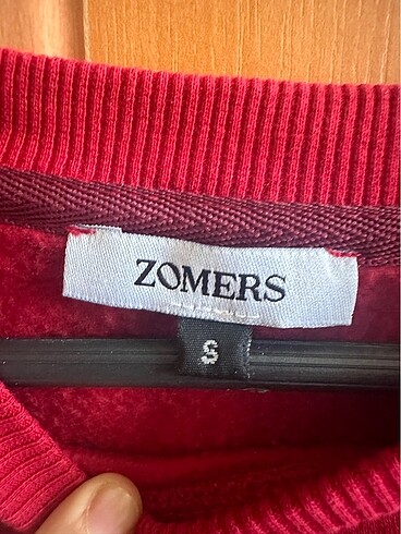 s Beden Kırmızı sweatshirt??