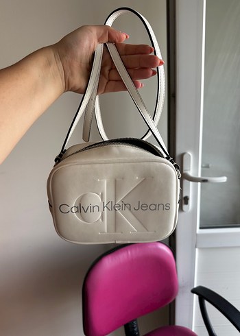 Calvin Klein Beyaz Deri Kadın Çapraz Çanta