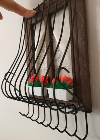 Kırmızı Çiçekli Ahşap ve Metal Askılık - Görsel 2