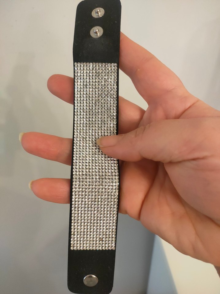 siyah üzeri gümüş taşlı bileklik - Görsel 2