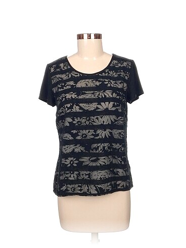 Diğer T-shirt %70 İndirimli.
