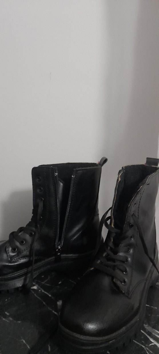 Siyah Deri Platform Topuklu Zımbalı Kadın Bot - Görsel 3