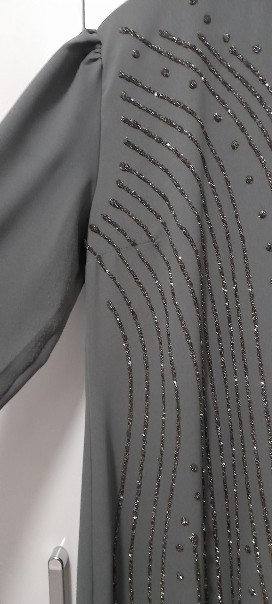 Uzun Kollu Gri Boncuk İşlemeli Abiye Elbise - Görsel 2