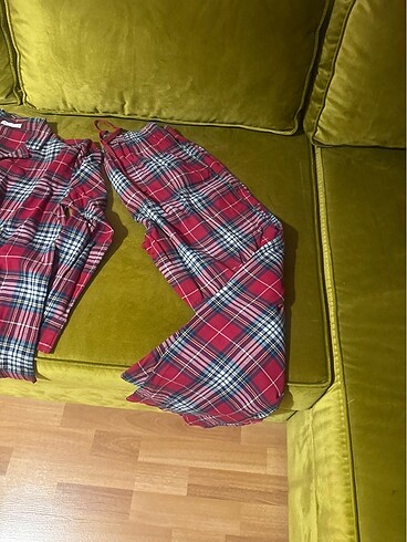 xs Beden kırmızı Renk Oysho alt üst Pijama XS
