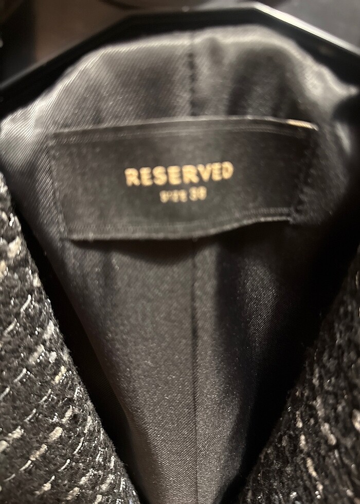 Reserved marka Chanel model siyah kısa ceket - Görsel 3