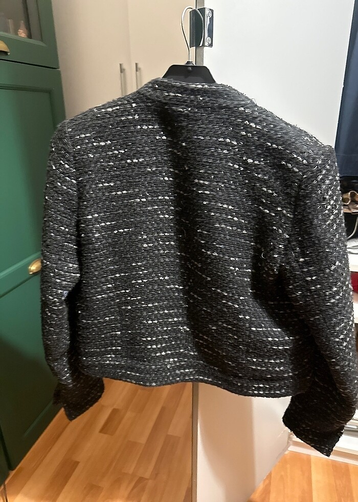 Reserved marka Chanel model siyah kısa ceket - Görsel 2