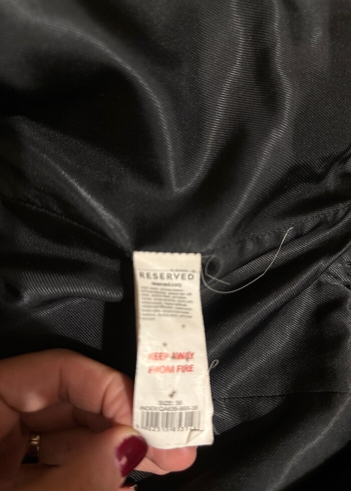 Reserved marka Chanel model siyah kısa ceket - Görsel 5