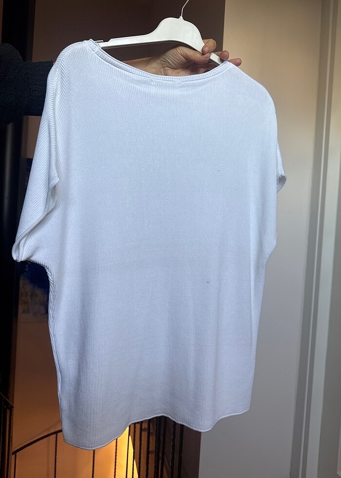 Beyaz bluz düşük kol, bol görünüm - Görsel 2