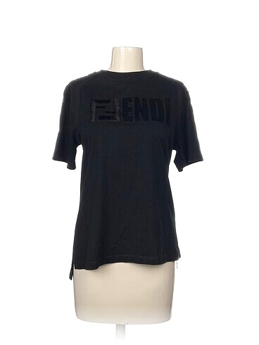 Fendi T-shirt %70 İndirimli.
