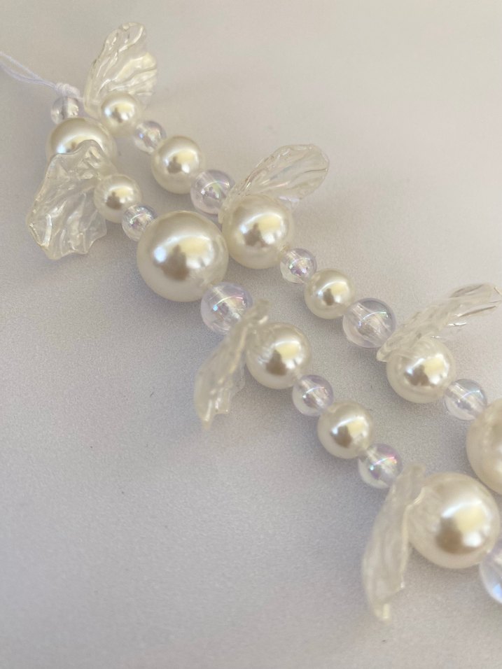 Beyaz incili yaprak boncuklu telefon charmı - Görsel 2