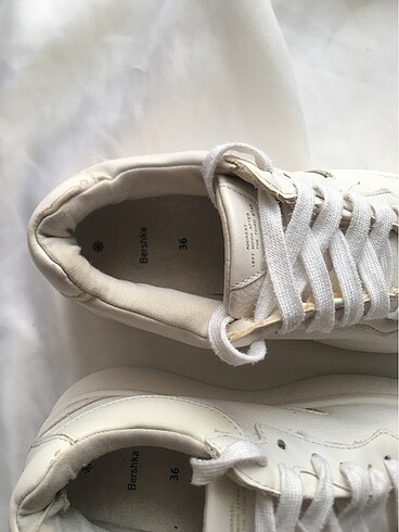 36 Beden beyaz Renk Bershka ayakkabı