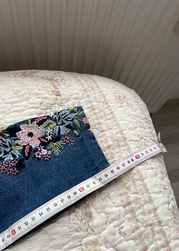 Nakışlı ve Dantel Detaylı Mavi dar Kesim Kot - Görsel 4