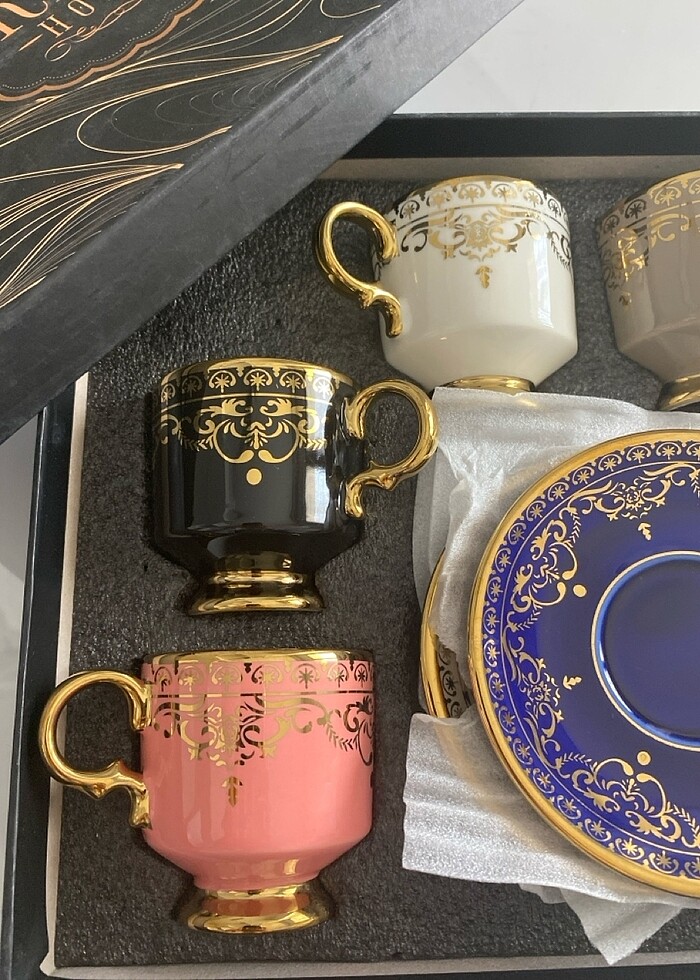 Renkli fincan takımı - Görsel 4