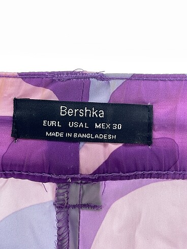 l Beden çeşitli Renk Bershka Düz Kesim %70 İndirimli.