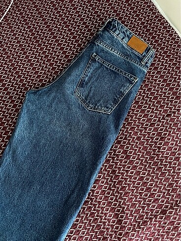 Wideleg jean